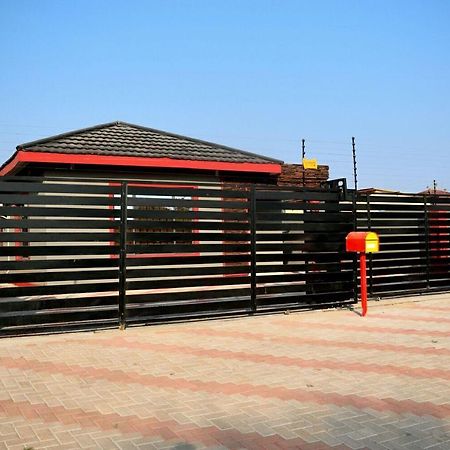 Mathlyn Guesthouse Gaborone Exteriér fotografie